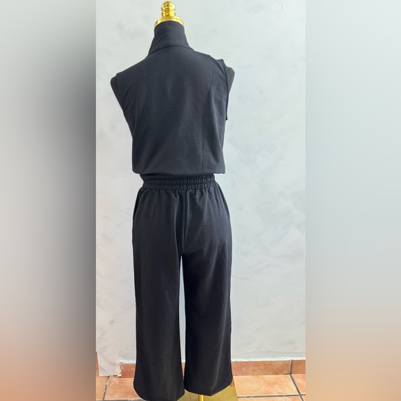 Two-Tone Black & Light Blue Zip Front Sleeveless Two pieces set - Picture 2 of 2